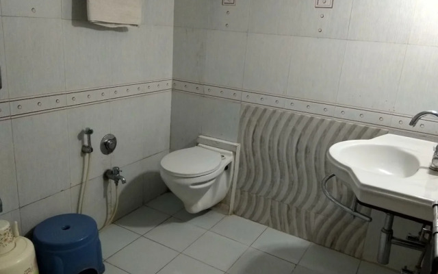JK Rooms 122 Shaheen Lodging & Boarding
