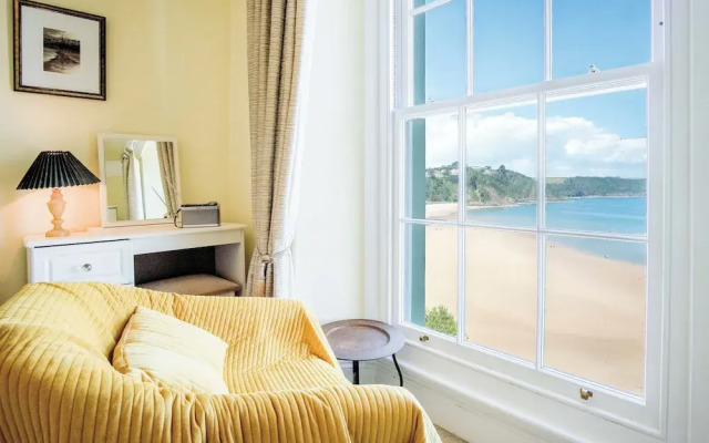 5 Belle Vue Court - 2 Bedroom Apartment - Tenby