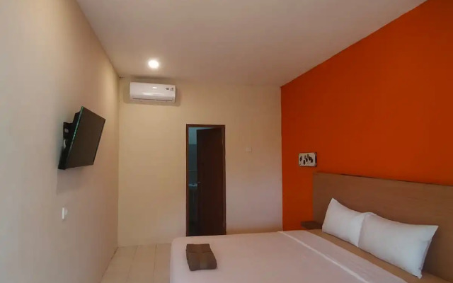 RedDoorz near Alun Alun Karimunjawa