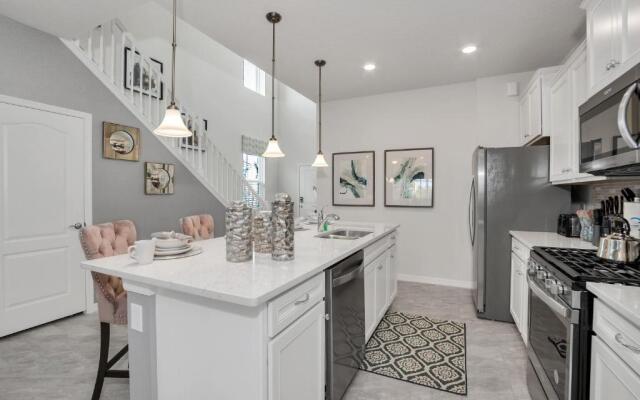 Private Pool Villa W/pool Table, On-site Waterpark