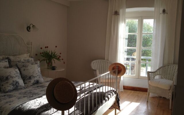 Limoux Riverside Gardens