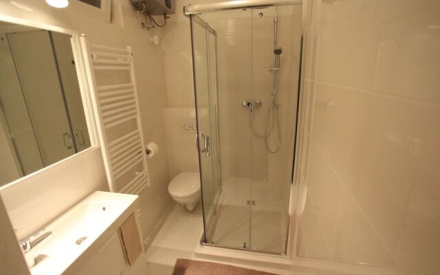 Dfive Apartments - Timber