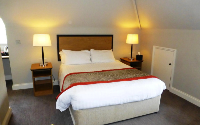 The Riverside House Hotel