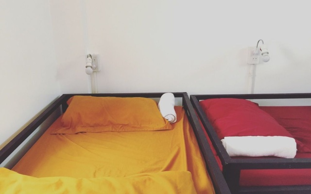 Yolo Hostel n Bar – Guest Rooms – Da Lat