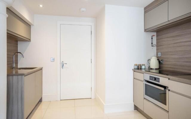 35 Cocoa Suites (parking included!)