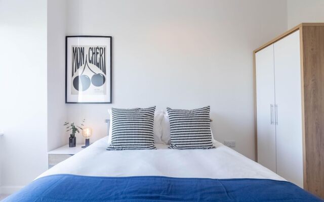Roundhay Park One-bedroom Haven by Belvilla