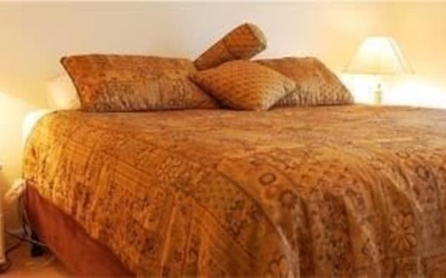 Aarinda Holiday Apartments