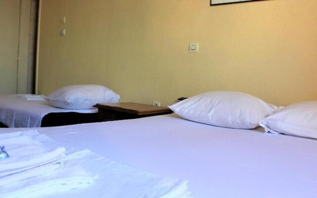 Repos Guest Rooms