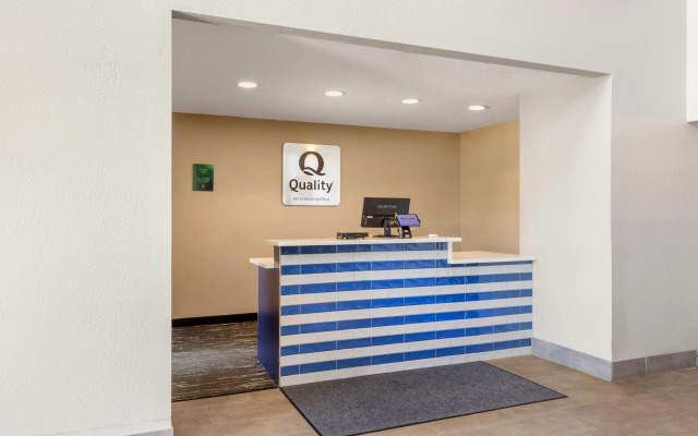 Quality Inn Chesterton near Indiana Dunes National Park I-94