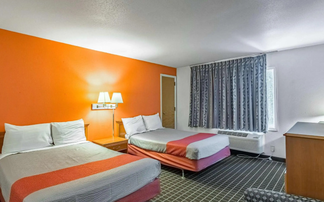 Motel 6 Grand Rapids, MI - Northeast