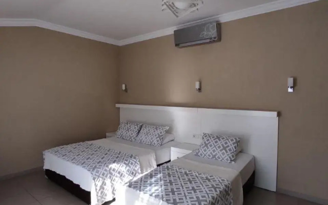 Mimoza Hotel