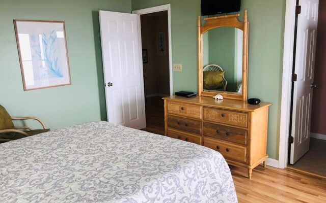 Aquarius 5 Bedroom Home by RedAwning