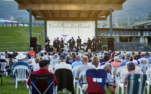 Fairfield Inn & Suites Cumberland