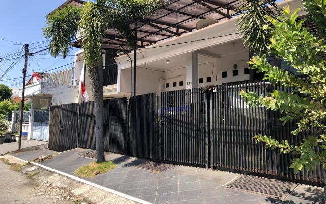 Jemur Residence Syariah by OYO Rooms