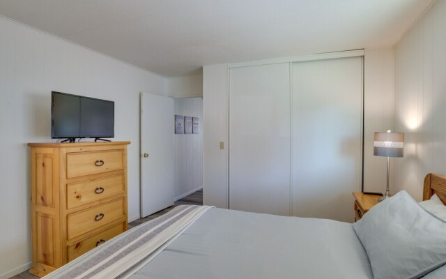 Riverfront Bullhead City House w/ Balcony!