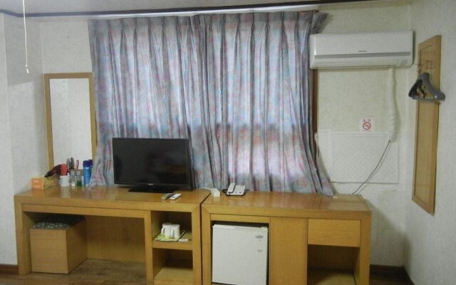 EUNHYE Family Hotel