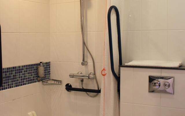 Holiday Inn Express Cardiff Airport by IHG