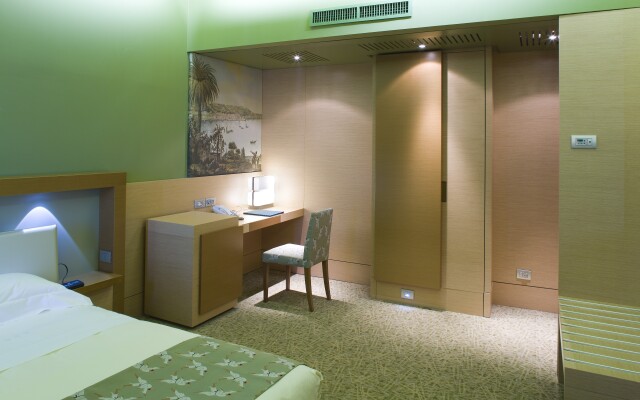 UNA HOTELS Napoli