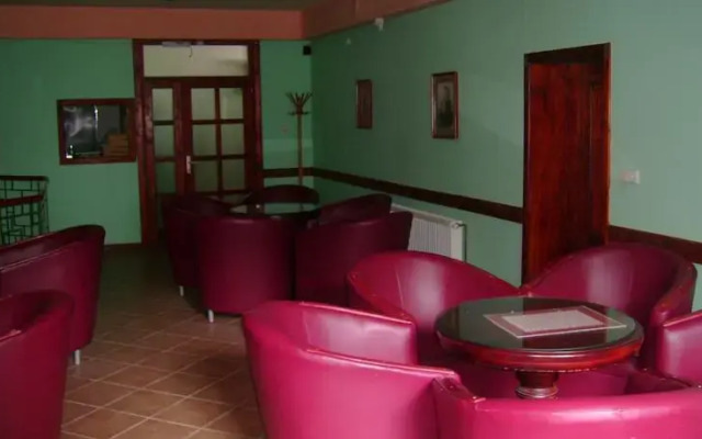 Apartments and Rooms Taverna