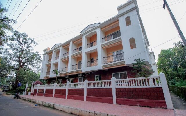 OYO 10972 Home Poolside 2BHK Siolim