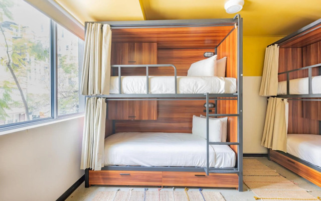Base Brisbane Uptown Backpackers
