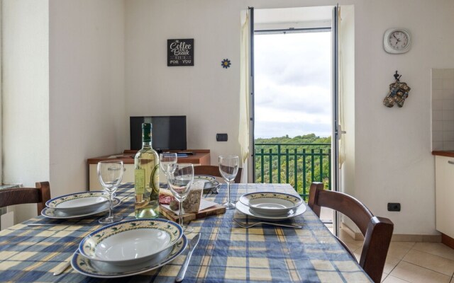 Traditional Holiday Home in Moneglia With Private Terrace