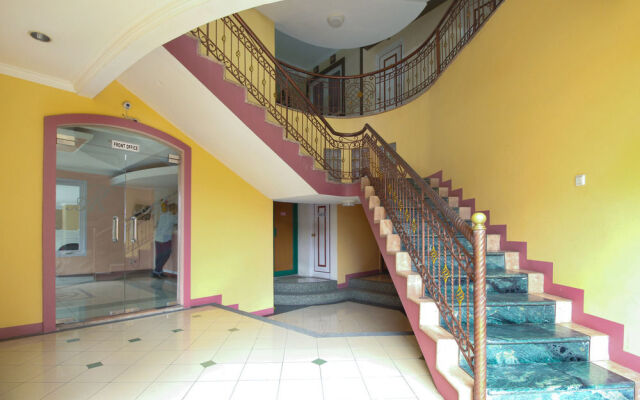 RedDoorz near Setrasari Mall 2