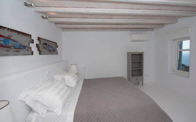 Villa Topaz 3 Bedroom Villa With Shared Pool in Choulakia