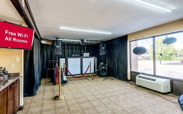 Red Roof Inn & Suites Pigeon Forge - Parkway