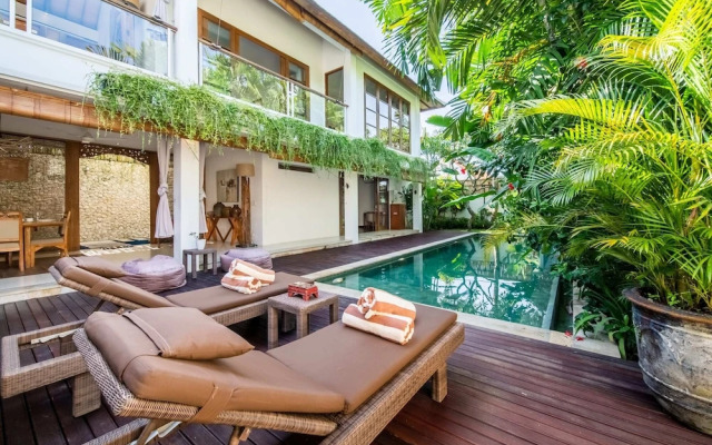 Fabulous Private Villa, 3 BR, Canggu With Staff