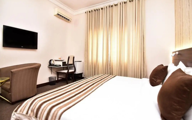 Pearl Gate Hotel