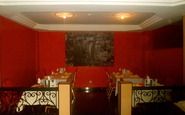 YaahoT Hotel