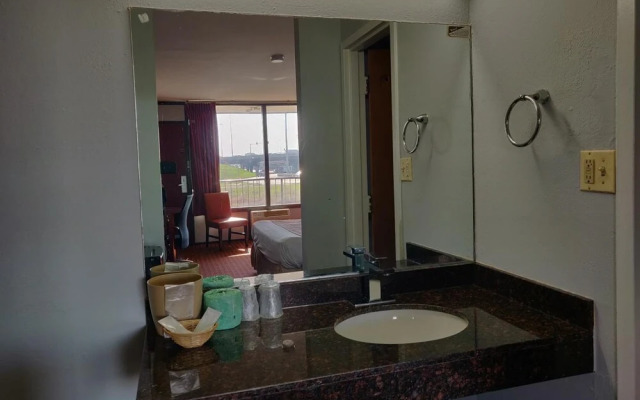 Starway Inn