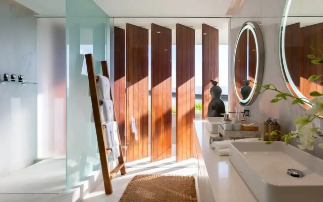 Gamay 3-bedroom Villa With Beach Access