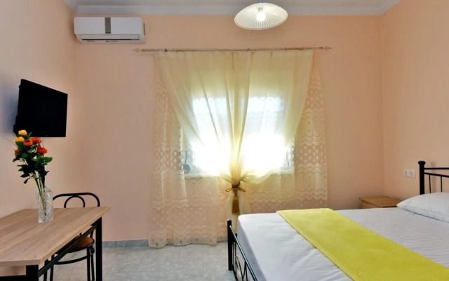 Elina Studios 1 by Travelpro Services - Nea