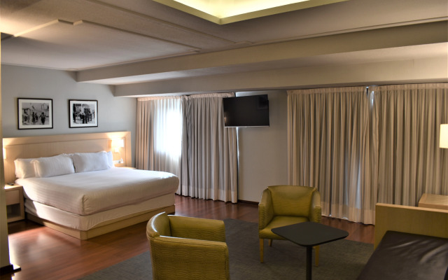 Suites Plaza Hotel & Wellness