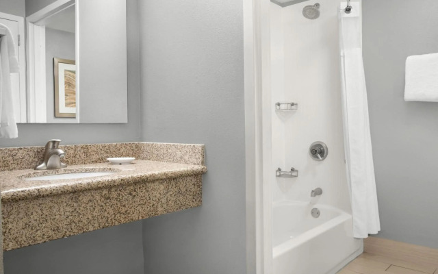 Courtyard by Marriott Lafayette Airport