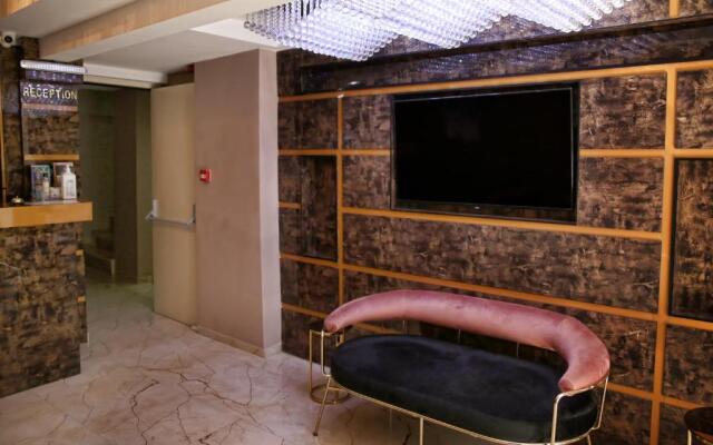 Grand Tower Hotel