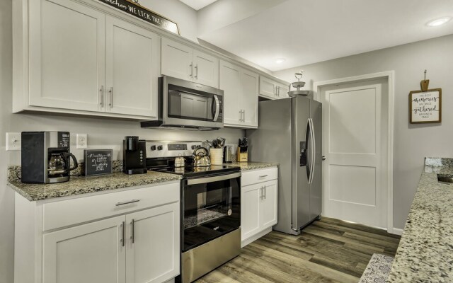 Sunset Bunker 3 Bedroom Condo by RedAwning