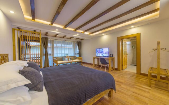 Lijiang Village House