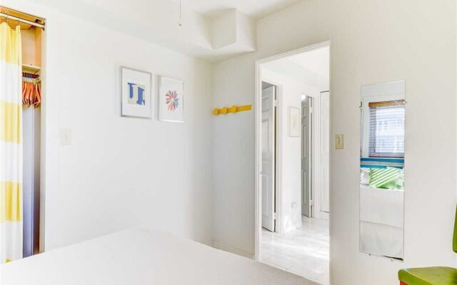 Sunshine House - Three Bedroom Home