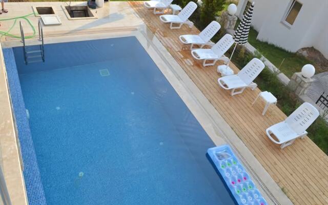 New Age Villa Toker