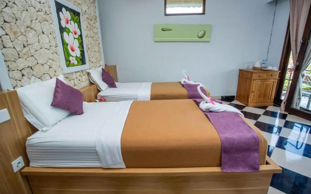 The Tanis Villas & Lembongan Express Bali
