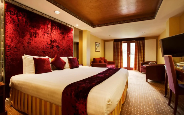 Best Western Plus Grim's Dyke Hotel
