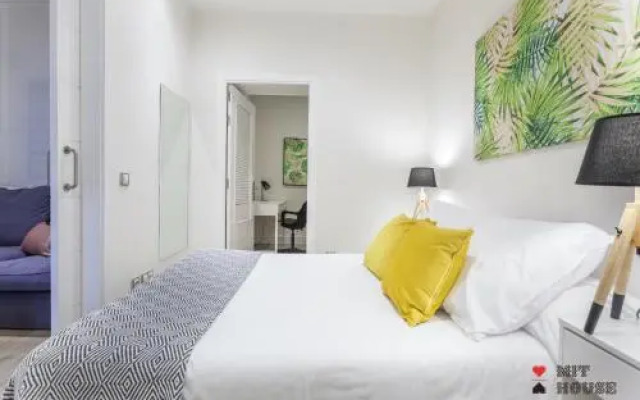 Mit House Universidad En Madrid