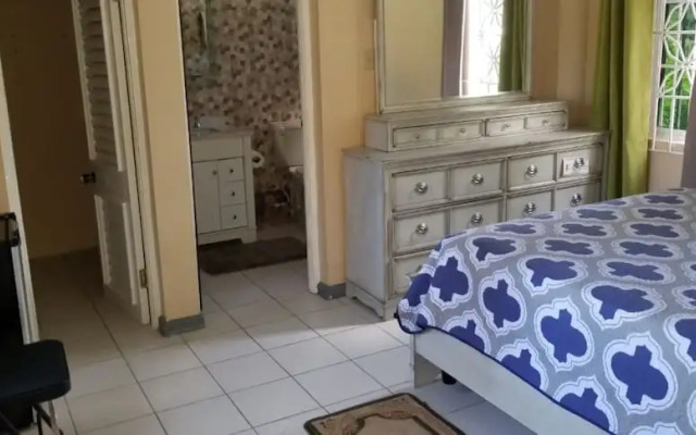 Holiday House at Villa Montego
