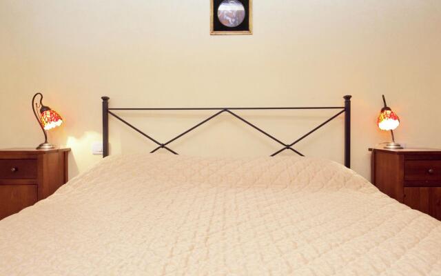 Villa in Tuscany With Pool & Vineyard Views