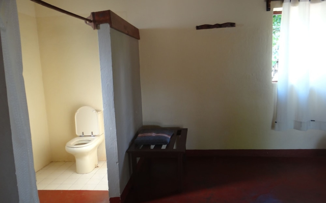 Blue Vanga Lodge