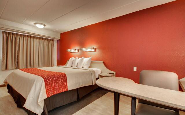 Red Roof Inn St Louis - Westport/ Maryland Heights