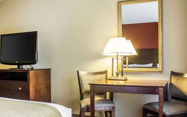 Comfort Inn & Suites Dayville - Killingly Industrial Park